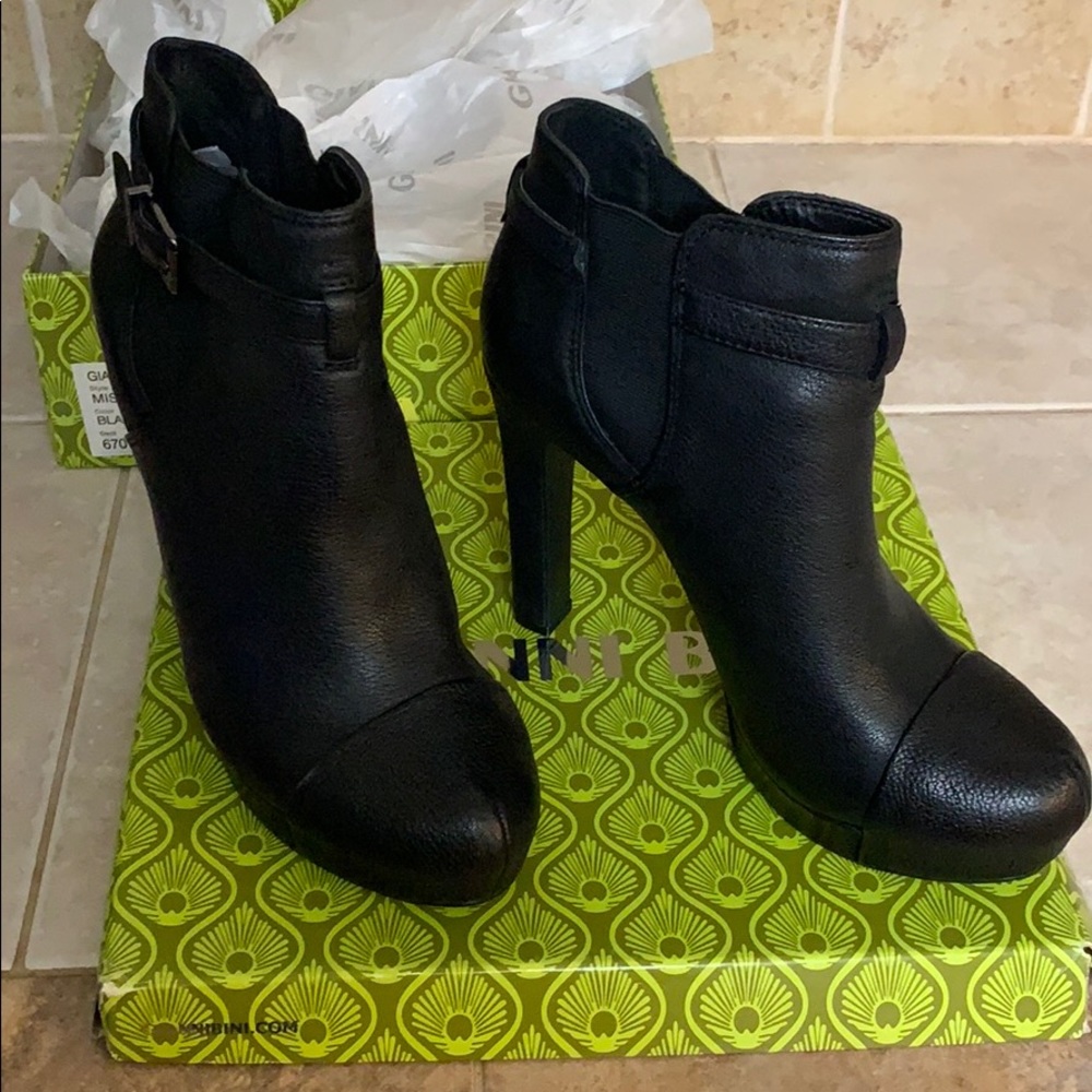 Gianni Bini “Missy” Ankle Boot